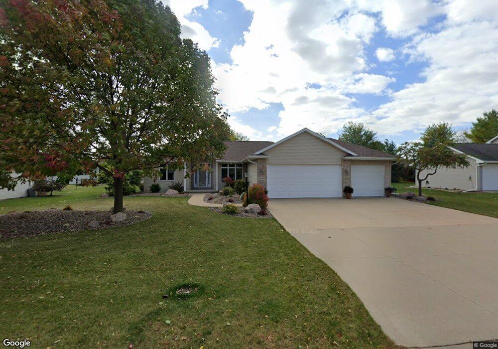 W5931 Sweet William Dr, Appleton, WI 54915 - photo 1