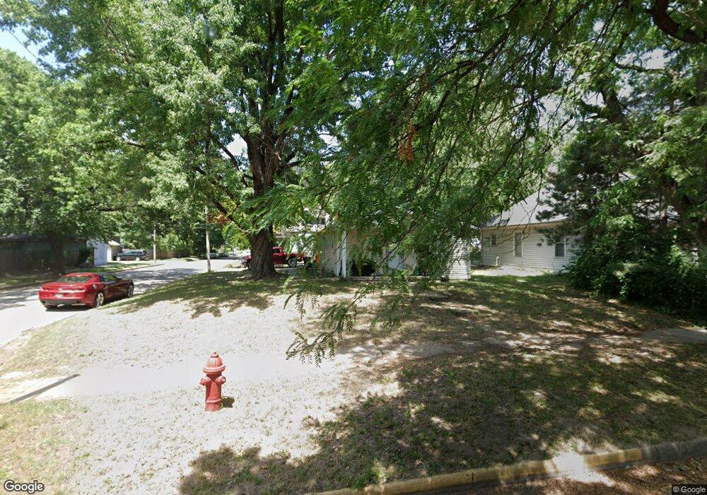 1130 Pierre St, Manhattan, KS 66502 - photo 1