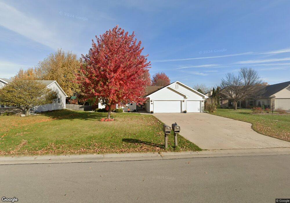 W5836 Easter Lily Dr, Appleton, WI 54915 - photo 1
