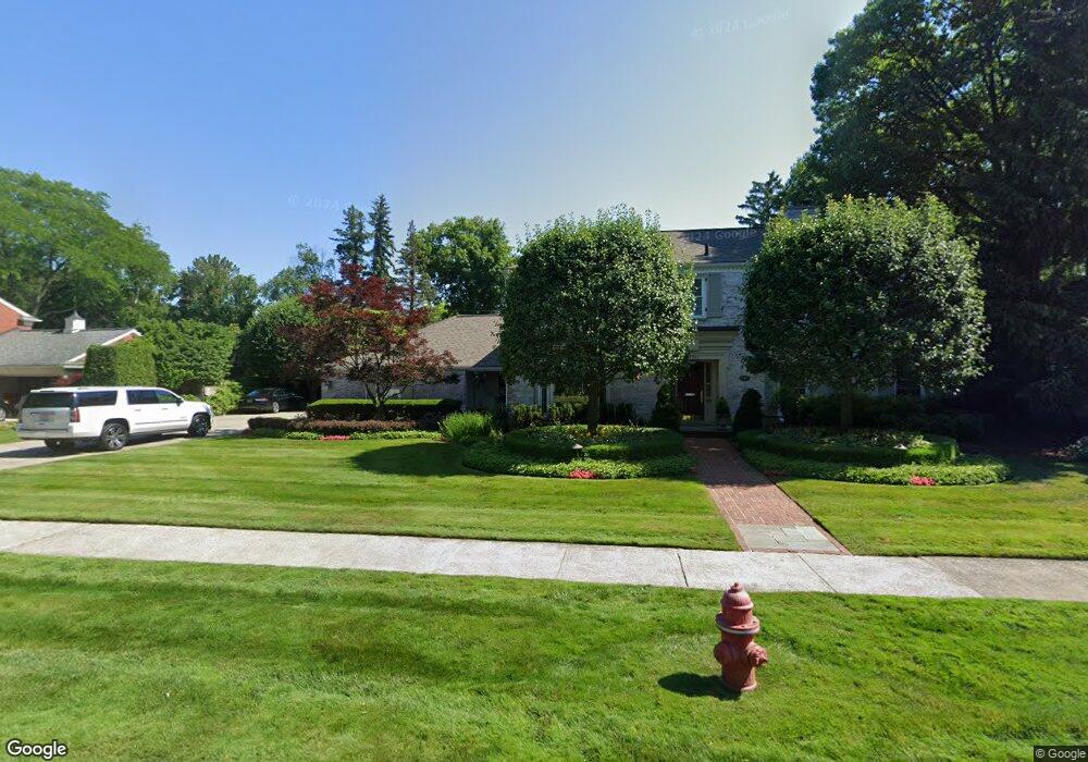 180 Stephens Rd, Grosse Pointe Farms, MI 48236 - photo 1