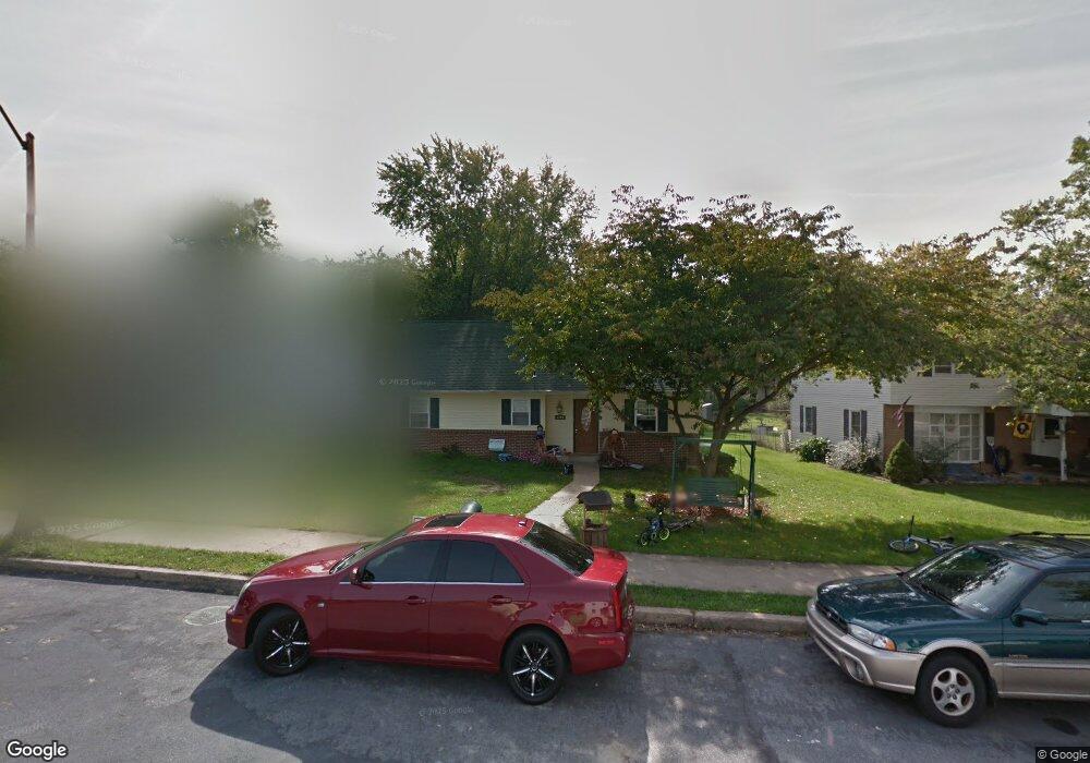 1300 Woodcrest Dr, Reading, PA 19607 - photo 1