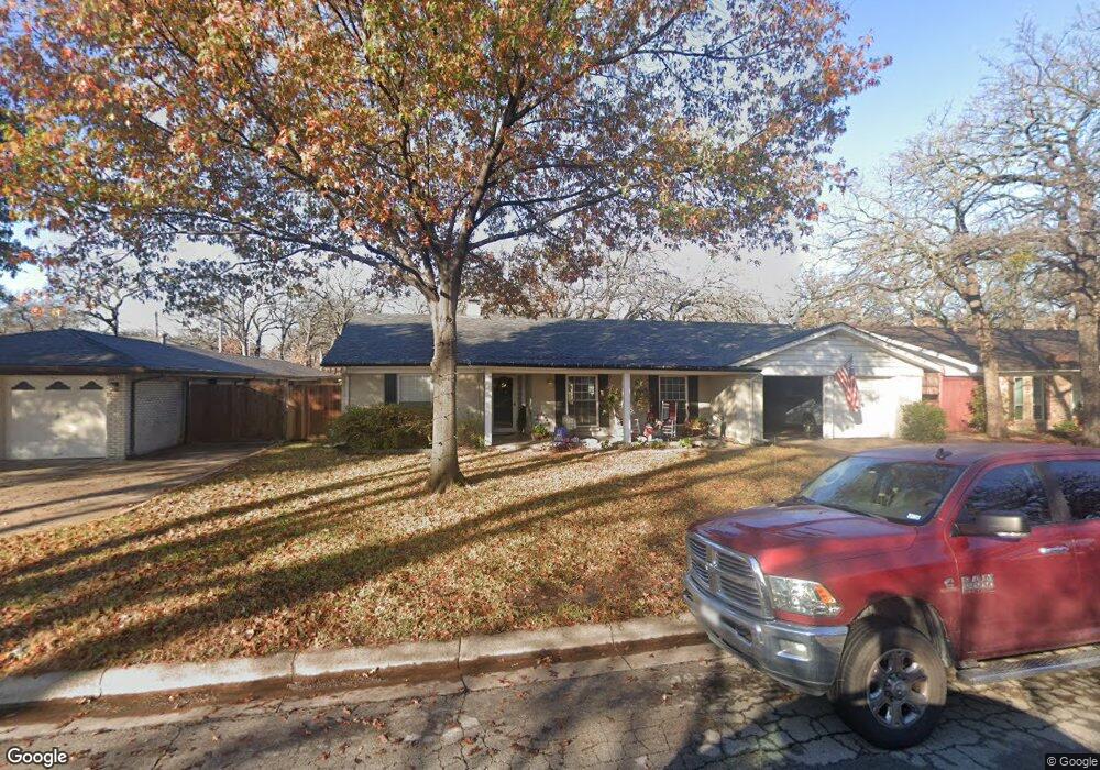 1525 Oak Creek Dr, Hurst, TX 76054 - photo 1