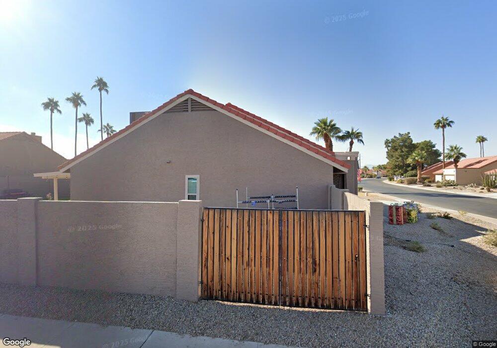 5751 W Geronimo St unit LOOK>>, Chandler, AZ 85226 - photo 1