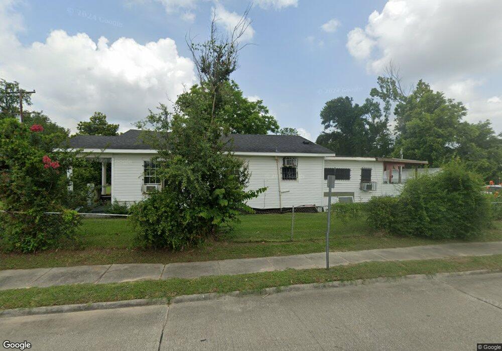 2102 Woodring St, Lake Charles, LA 70601 - photo 1