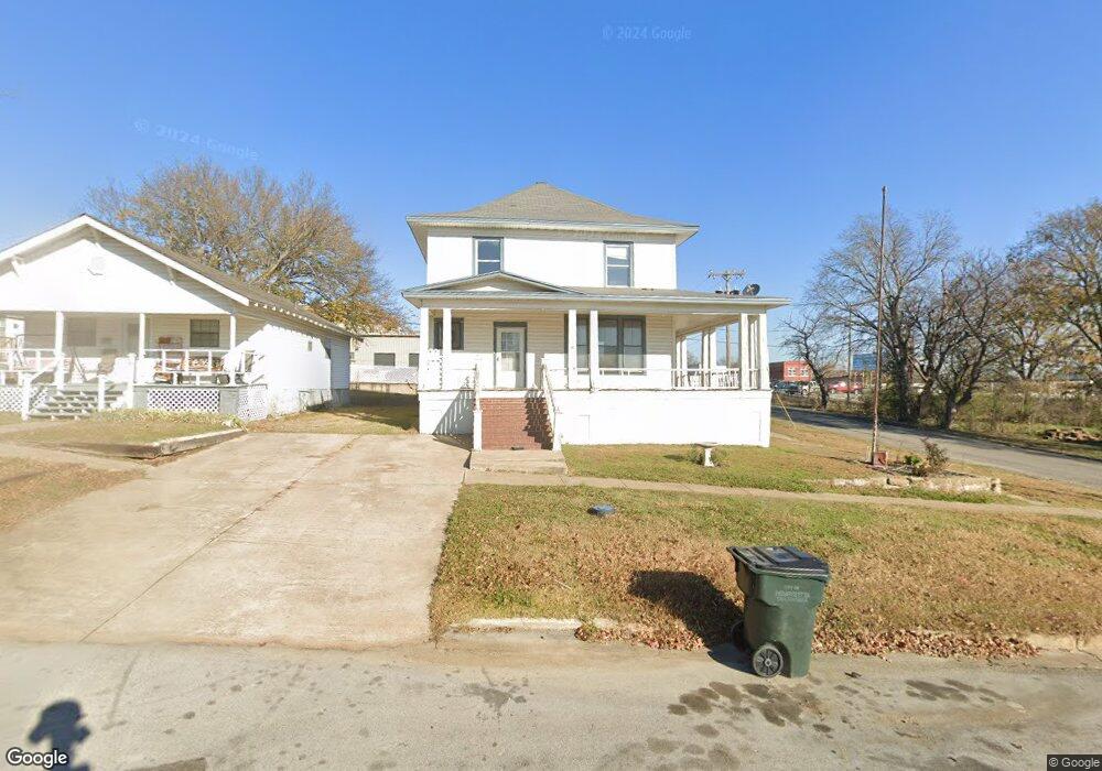 302 W Broadway St, Henryetta, OK 74437 - photo 1