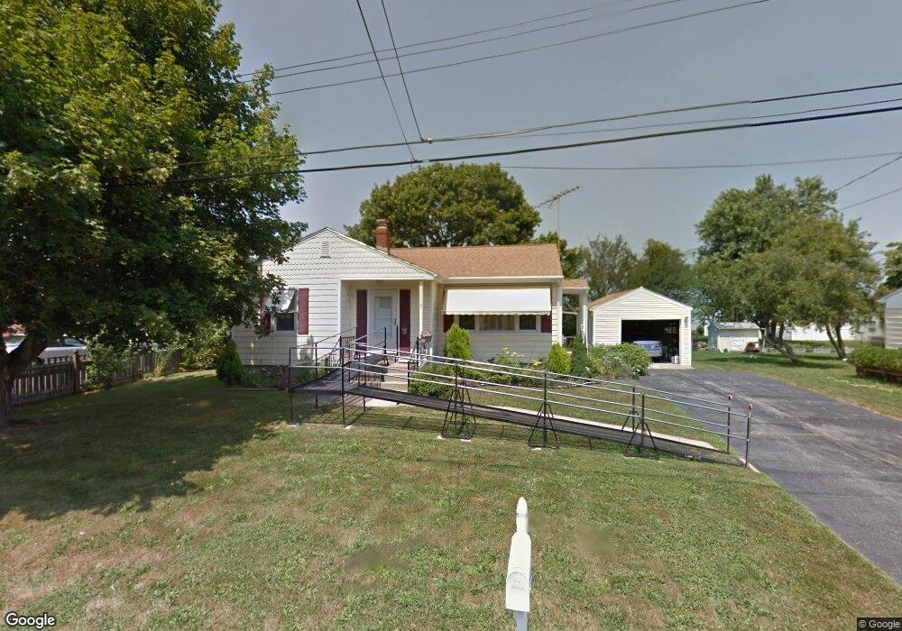 7 Philips Ave, Middletown, RI 02842 - photo 1