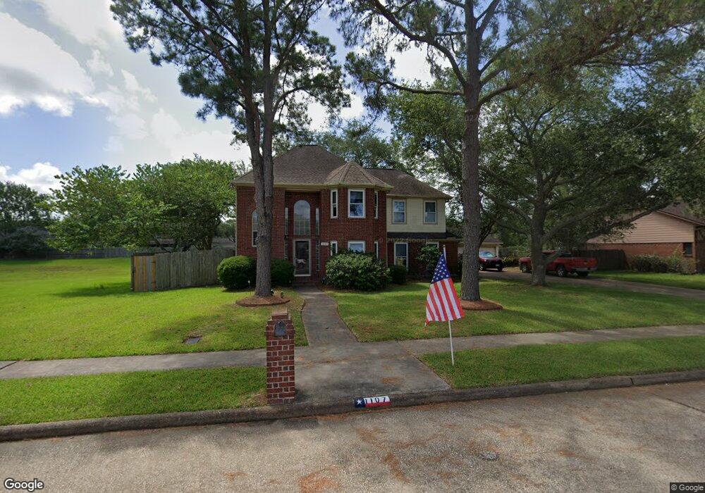 1107 Twin Oaks St, Friendswood, TX 77546 - photo 1
