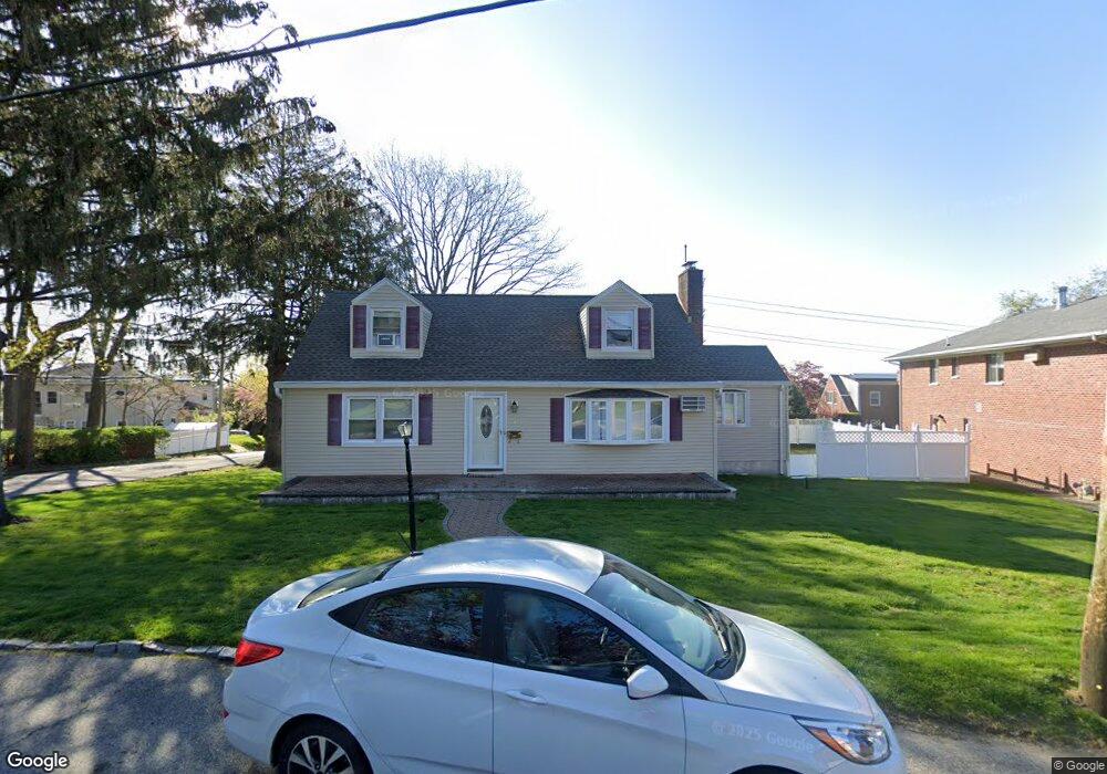 1 Windermere Dr, Yonkers, NY 10710 - photo 1