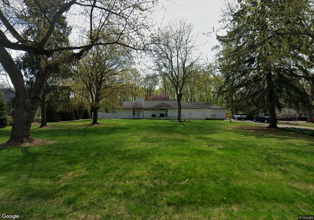 4641 Charing Cross Rd, Bloomfield Hills, MI 48304 - photo 1