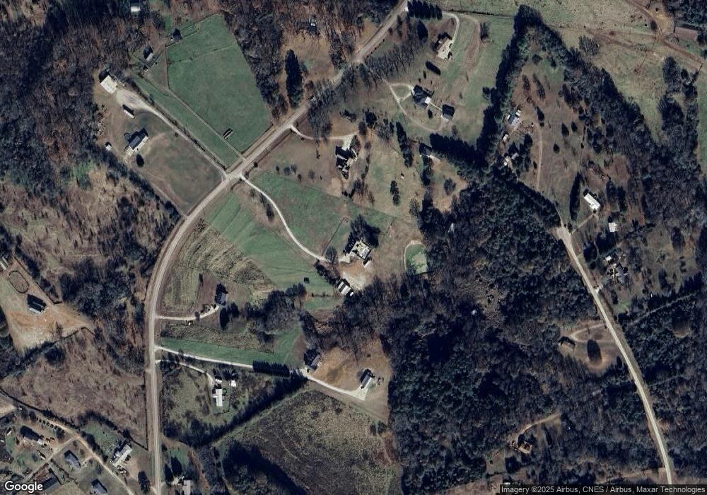 1060 Pleasant Hill Cir, Martin, GA 30557 - photo 1