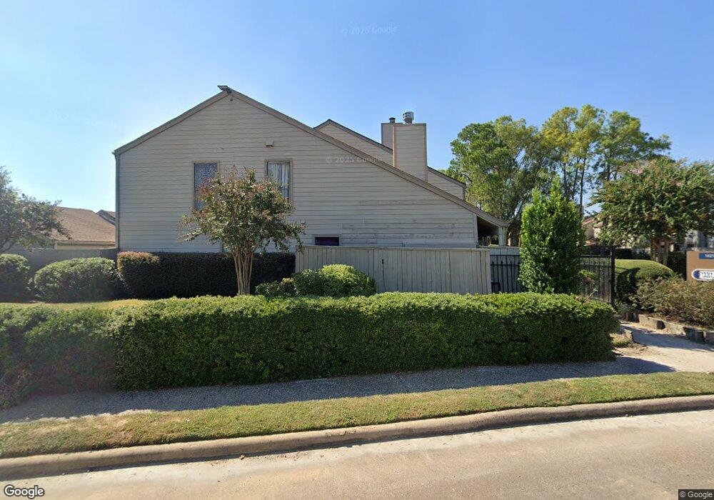 1023 Country Place Dr unit 23, Houston, TX 77079 - photo 1