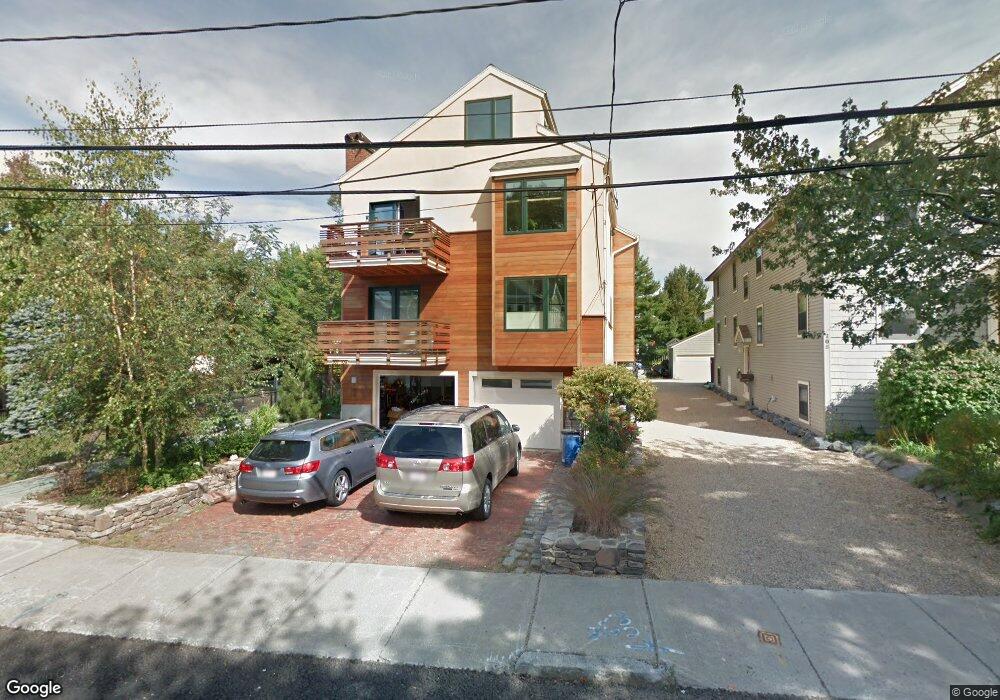 109 Larch Rd unit 109, Cambridge, MA 02138 - photo 1