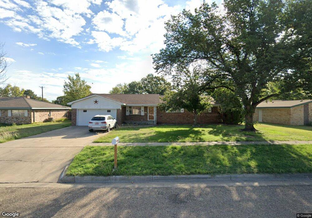 605 Phillips Dr, Dumas, TX 79029 - photo 1