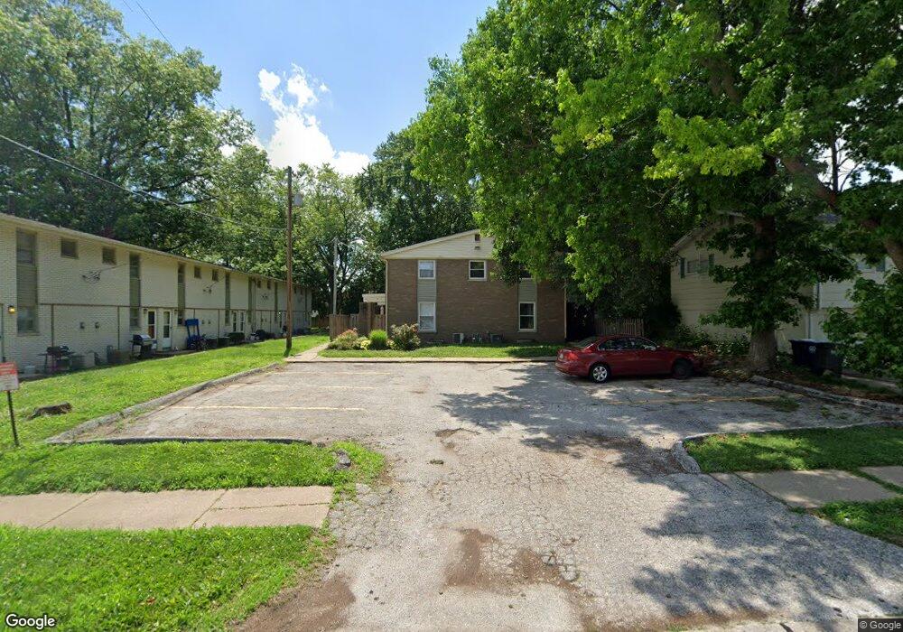 1811 Sutton Place, Bettendorf, IA 52722 - photo 1