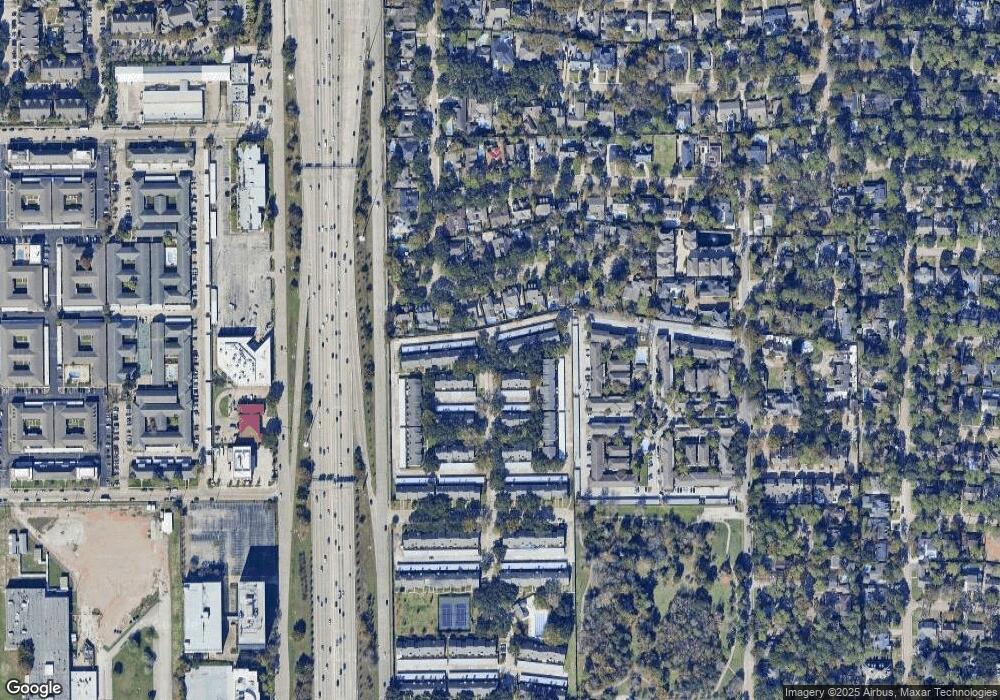 10238 Longmont Dr unit 50, Houston, TX 77042 - photo 1