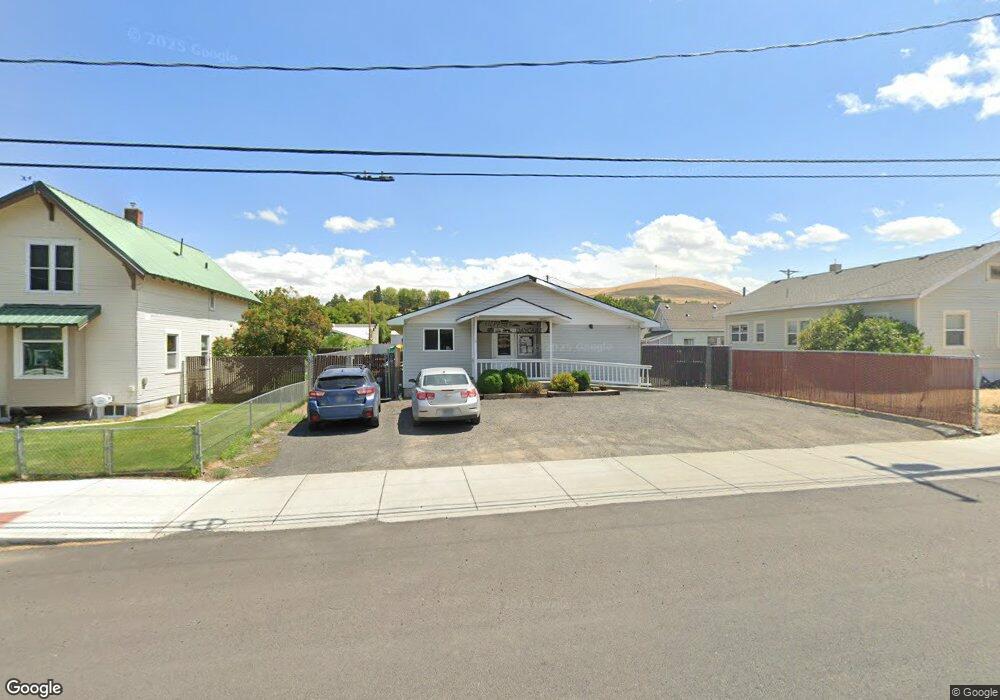 330 N Gale St, Heppner, OR 97836 - photo 1