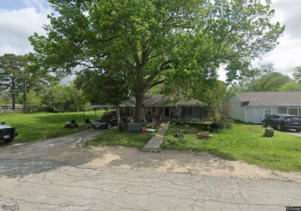 1701 Mary Ave, Bay City, TX 77414 - photo 1