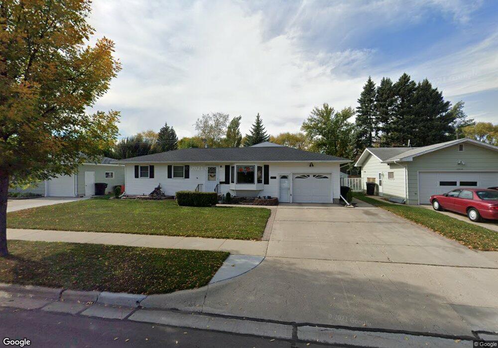 1814 Drees Dr, Grand Forks, ND 58201 - photo 1