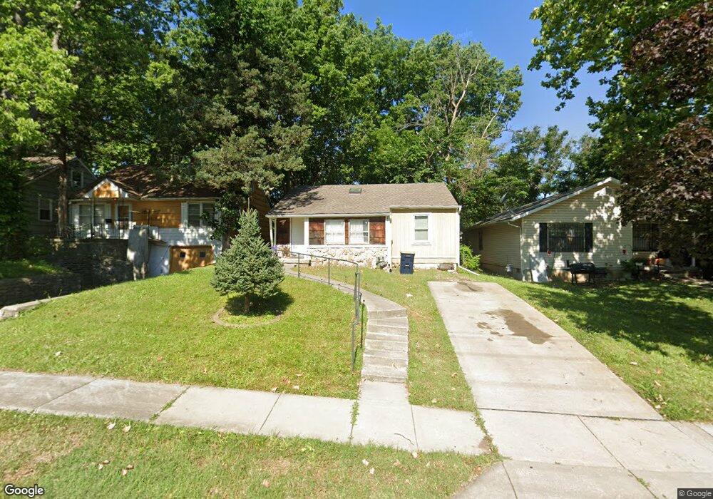 7110 Indiana Ave, Kansas City, MO 64132 - photo 1