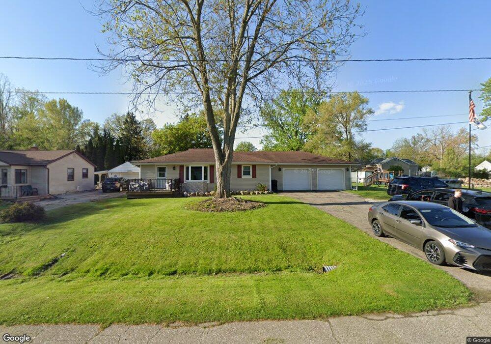 1098 Coolidge Dr, Flint, MI 48507 - photo 1