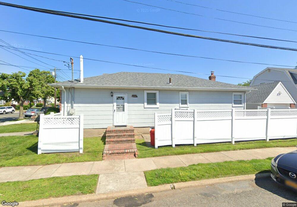 210 Sheridan Blvd, Mineola, NY 11501 - photo 1