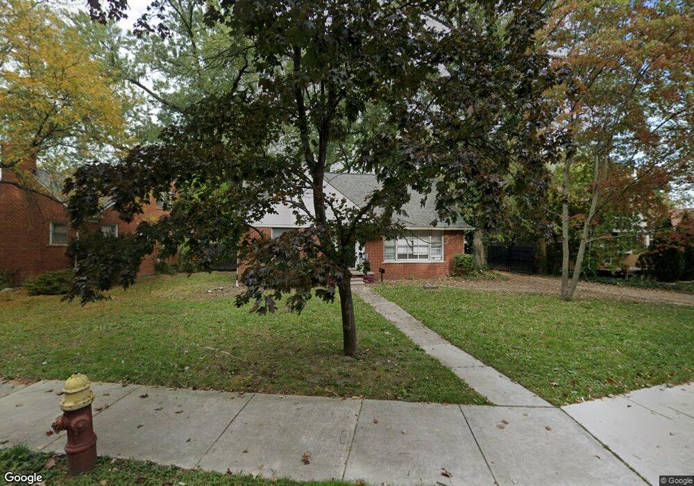 5698 Canyon St, Grosse Pointe, MI 48236 - photo 1