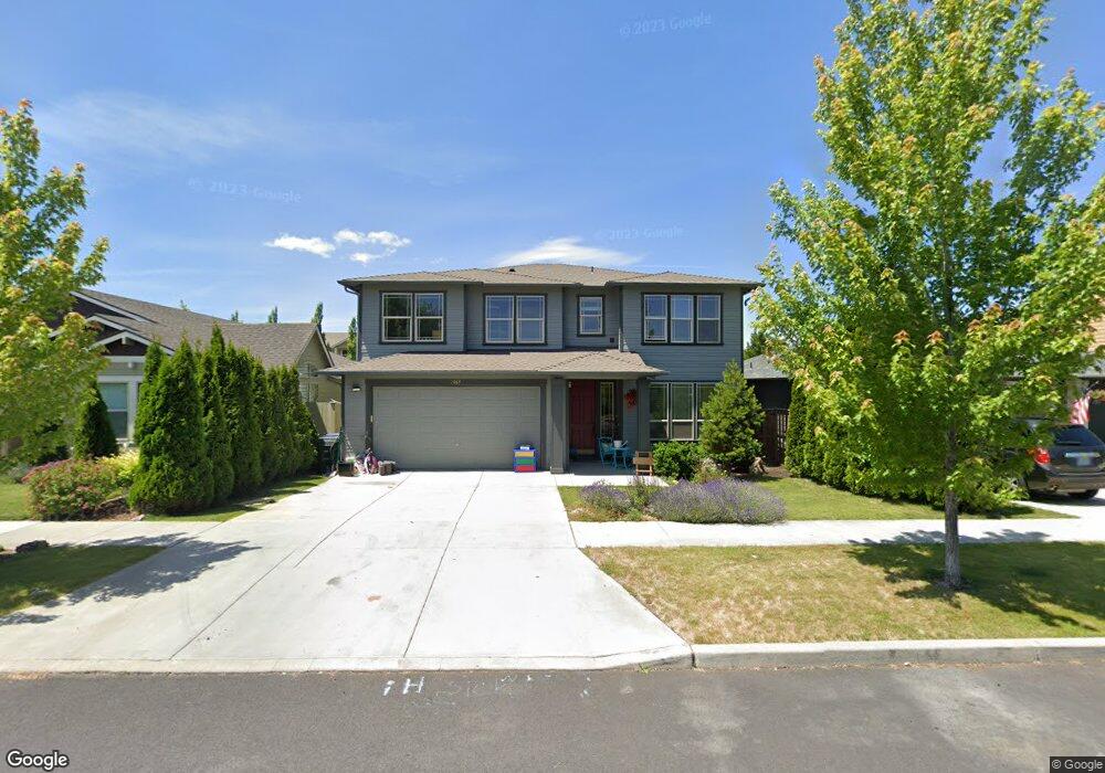 2069 NE Red Bay Ln, Bend, OR 97701 - photo 1