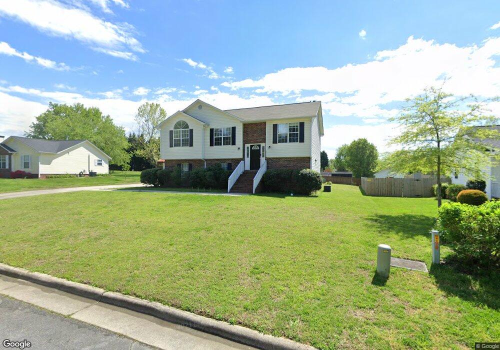 3910 Landover Dr, High Point, NC 27265 - photo 1