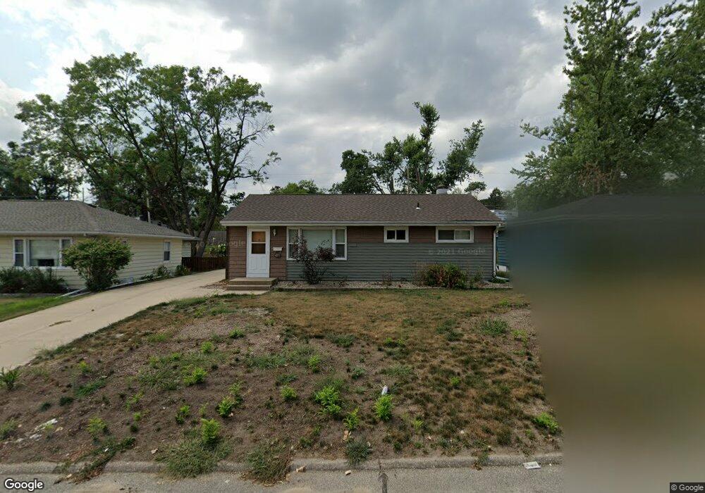 421 35th St SE, Cedar Rapids, IA 52403 - photo 1