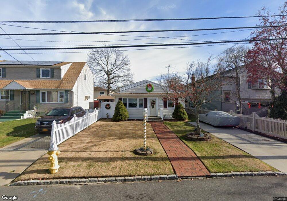 174 Beachview St, Copiague, NY 11726 - photo 1