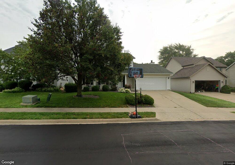 5512 N Pepperwood Ct, Peoria, IL 61615 - photo 1