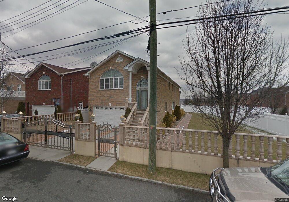 263 150th St, Whitestone, NY 11357 - photo 1