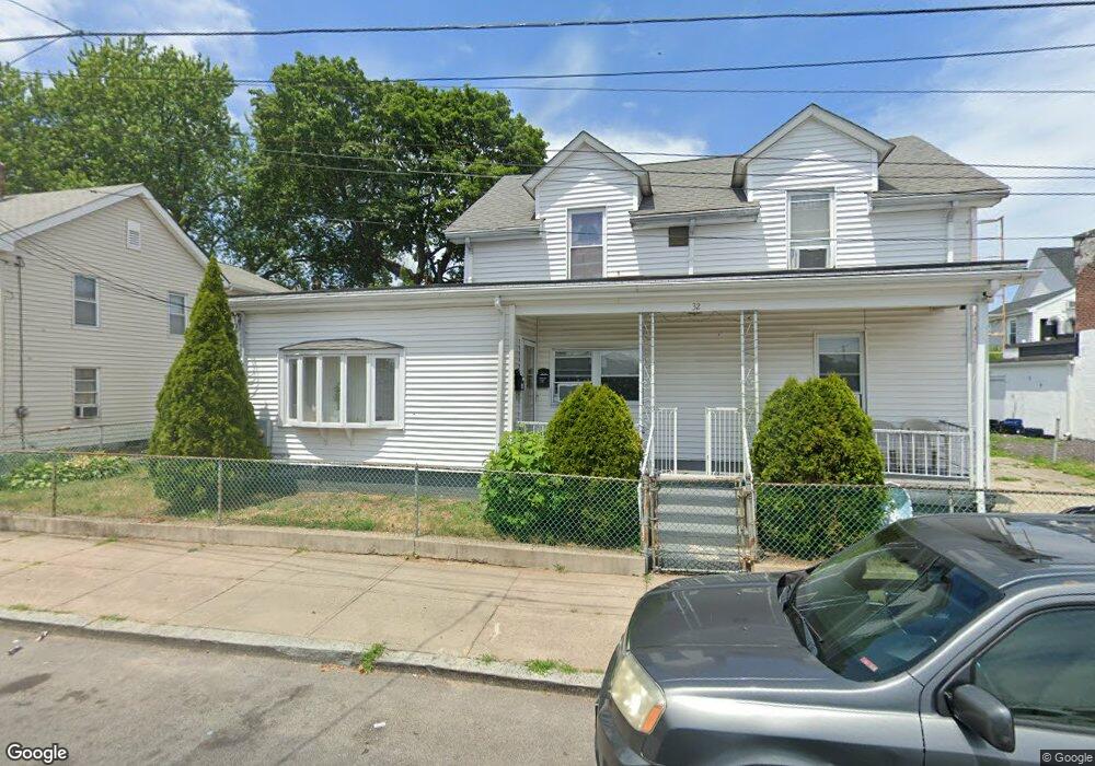 32 Coyle Ave, Pawtucket, RI 02860 - photo 1