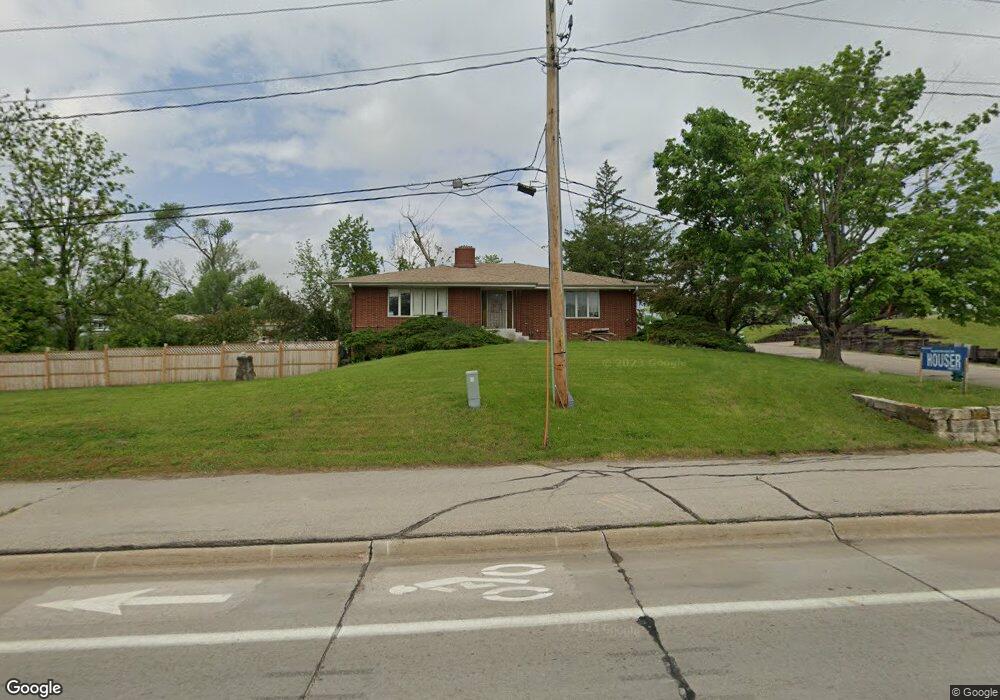 2904 Bowling St SW, Cedar Rapids, IA 52404 - photo 1