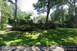 5 Forest Dr, Port Washington, NY 11050
