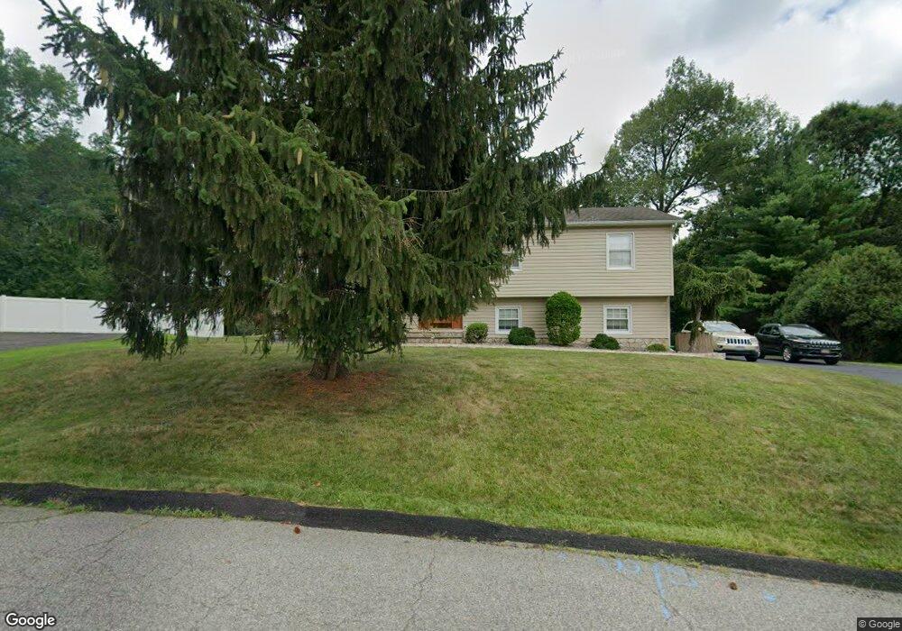 37 Whispering Ct, Bardonia, NY 10954 - photo 1