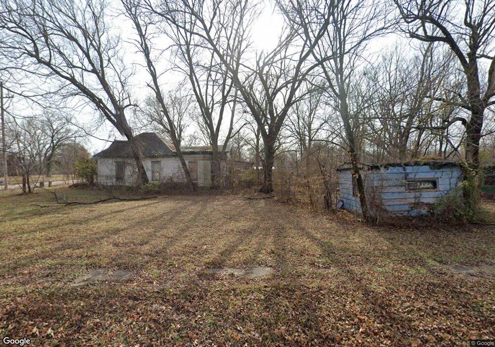 1230 N 21st St, Parsons, KS 67357 - photo 1