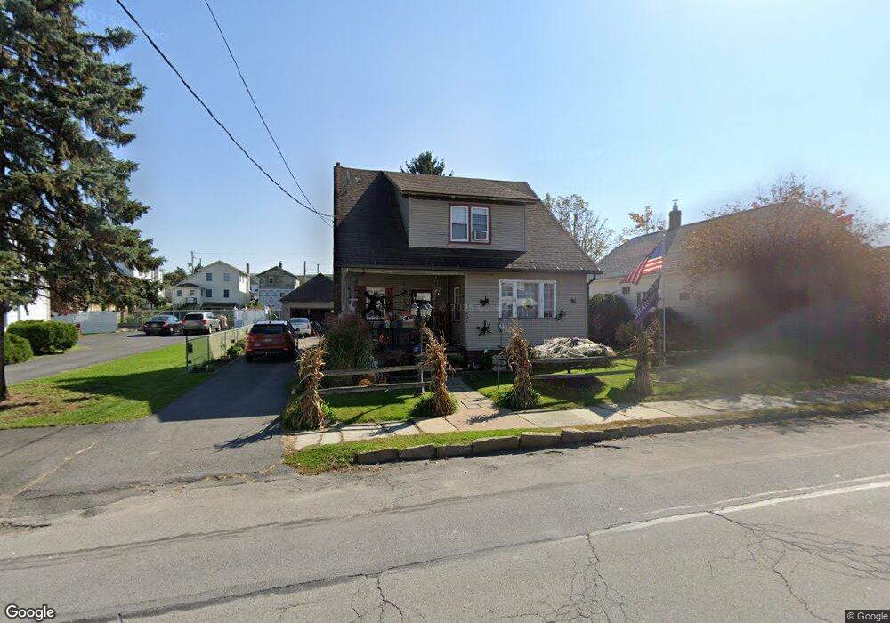 231 Center St, Dupont, PA 18641 - photo 1