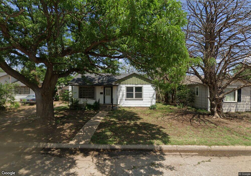 2300 W 11th St, Plainview, TX 79072 - photo 1
