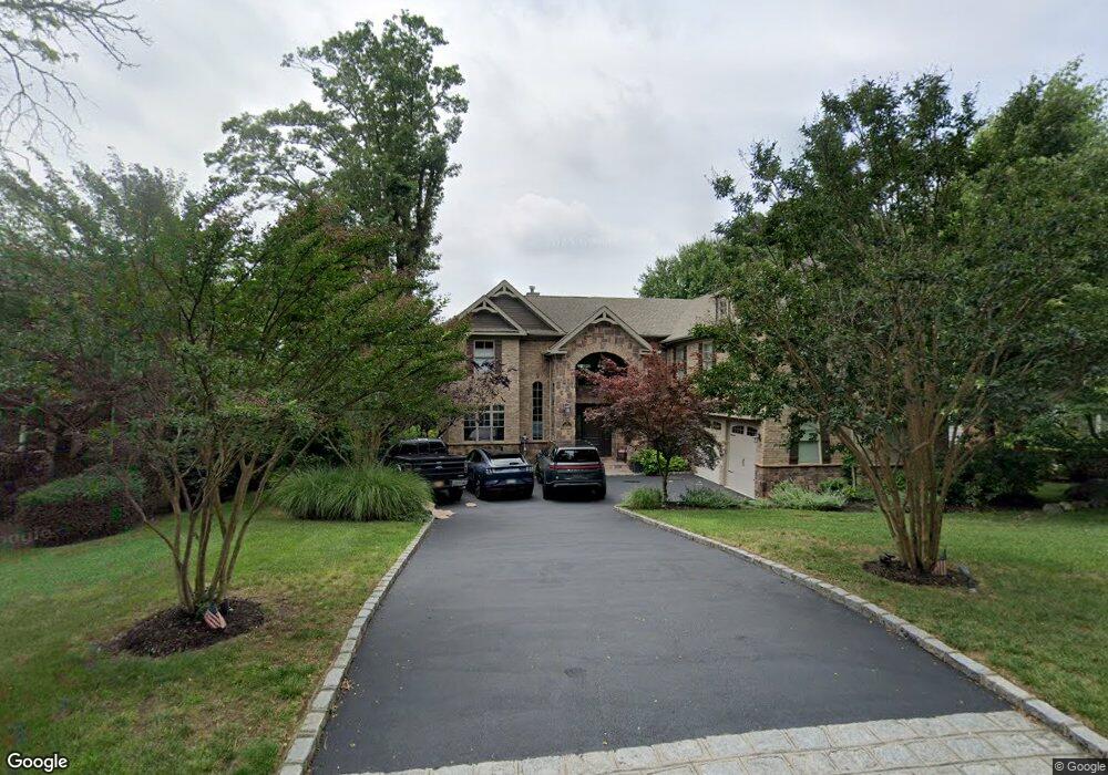 39 Bridge Rd, Manhasset, NY 11030 - photo 1