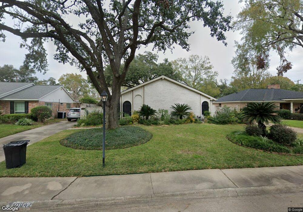 10042 Piping Rock Ln, Houston, TX 77042 - photo 1