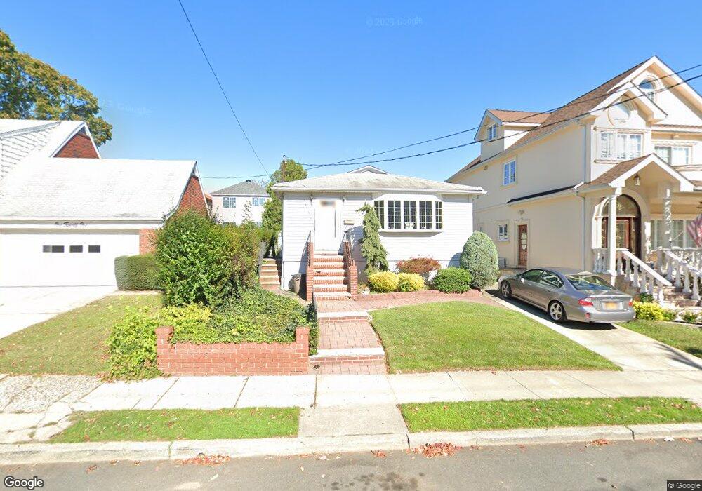 125 Seaview Ave, Staten Island, NY 10304 - photo 1