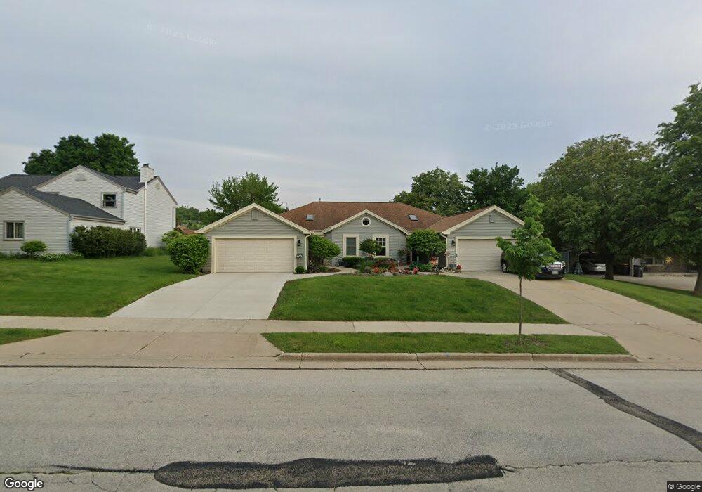 1801 Stardust Dr unit B, Waukesha, WI 53186 - photo 1