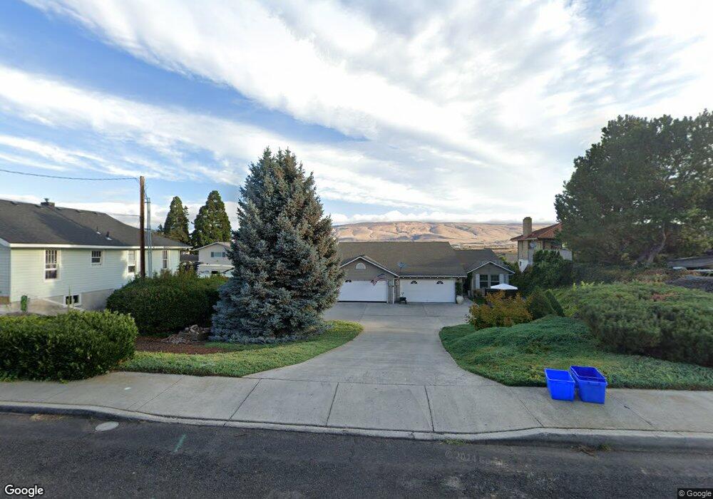 1115 E 8th St, the Dalles, OR 97058 - photo 1