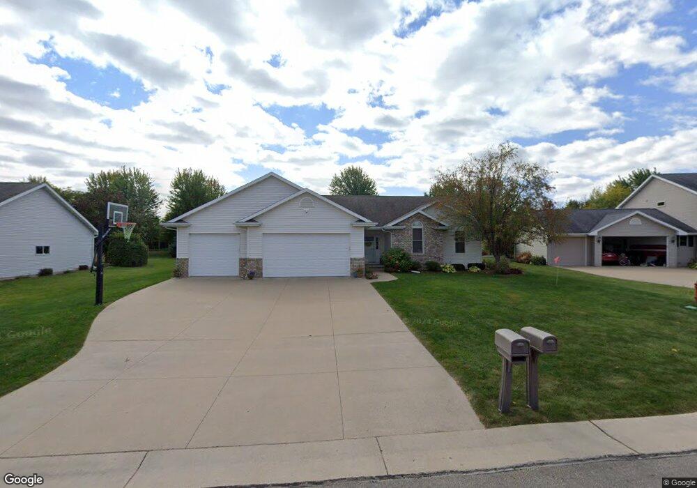 W5979 Sweet Clover Dr, Appleton, WI 54915 - photo 1