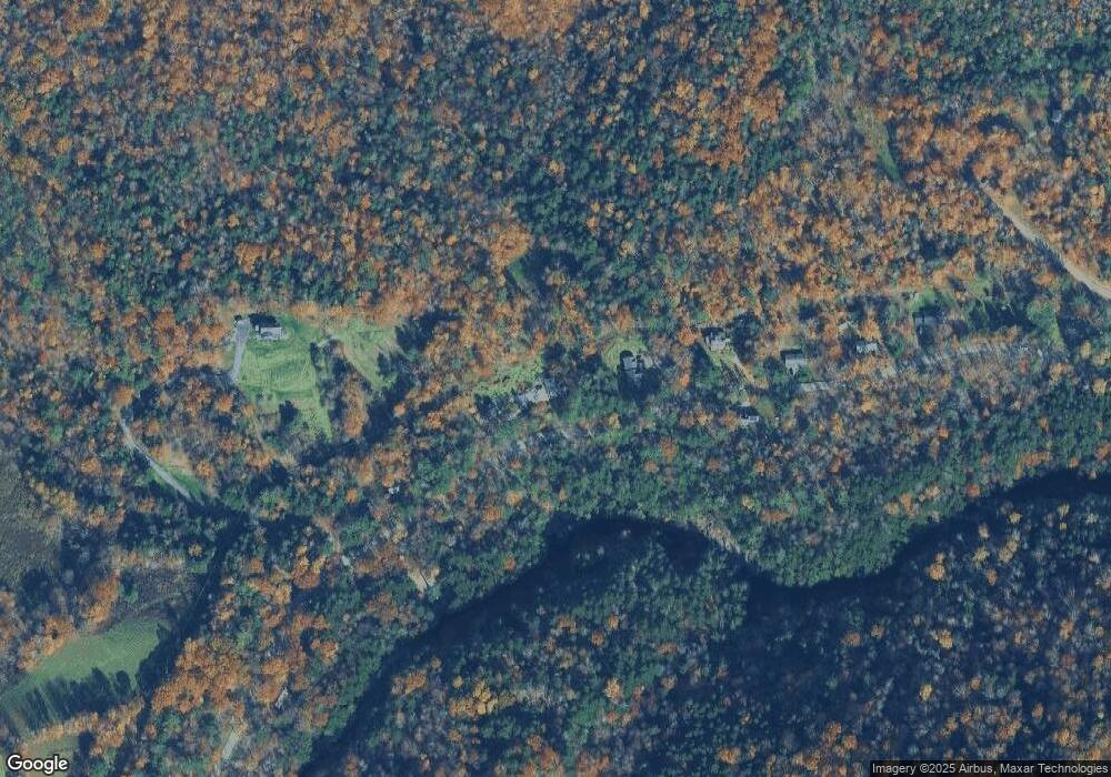 1060 Dugway Rd, Richmond, VT 05477 - photo 1