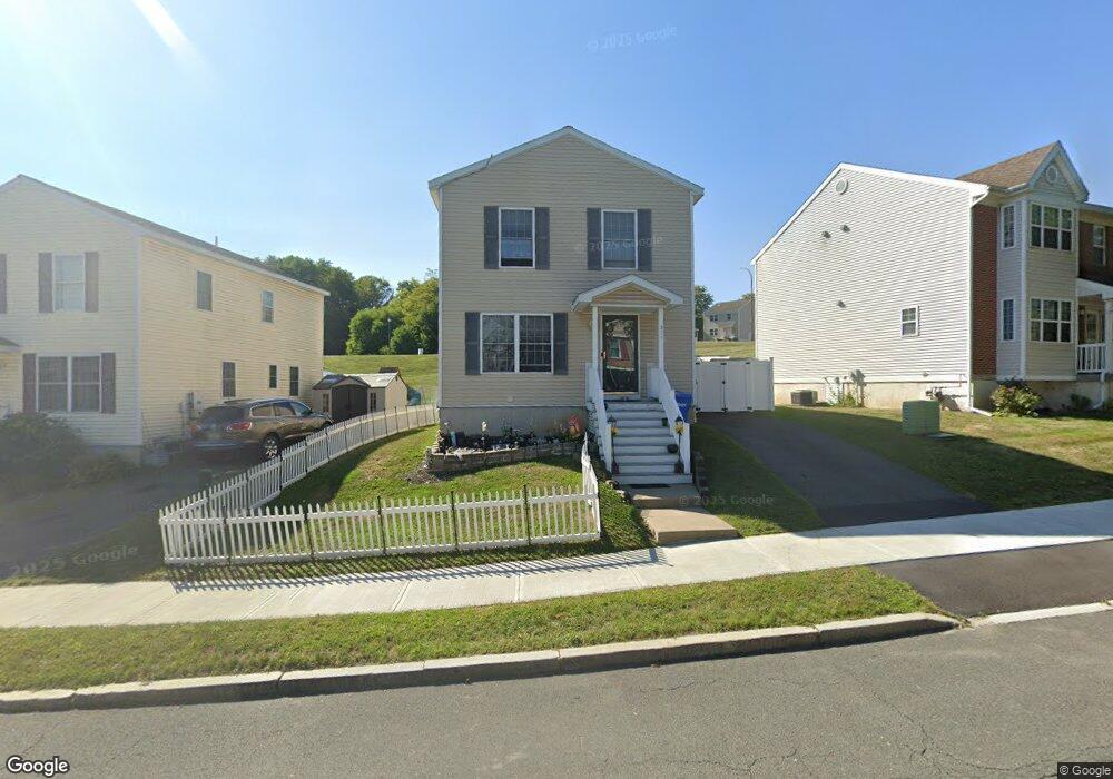 571 Lark Dr, Albany, NY 12210 - photo 1