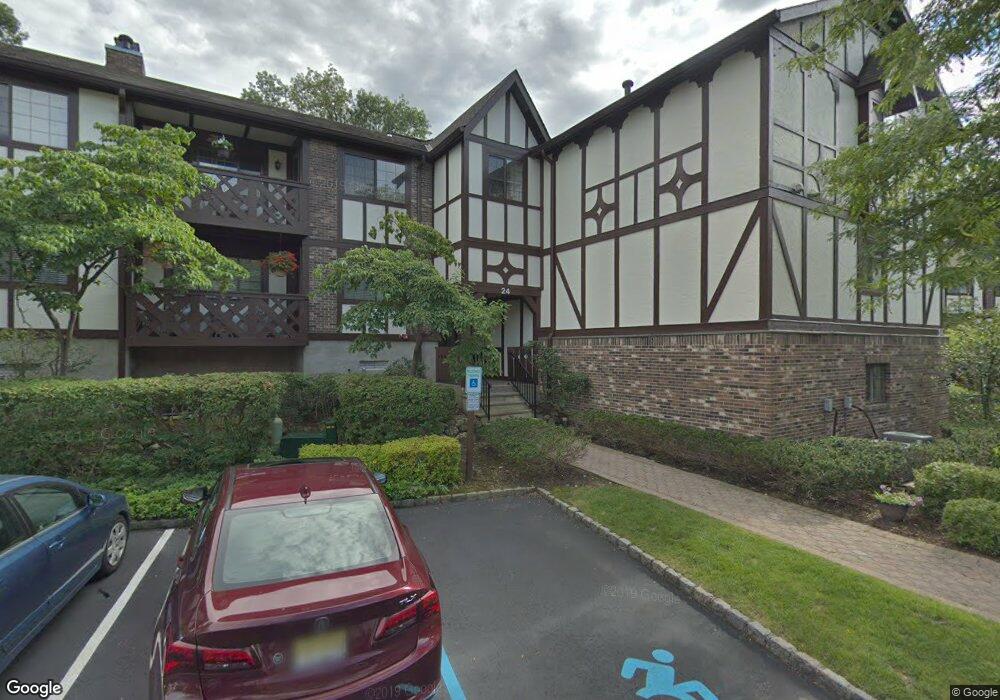 2408 Hemingway Ln, Mahwah, NJ 07430 - photo 1