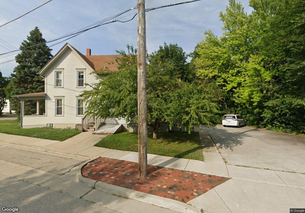 329 Jefferson St unit 2, Algonquin, IL 60102 - photo 1