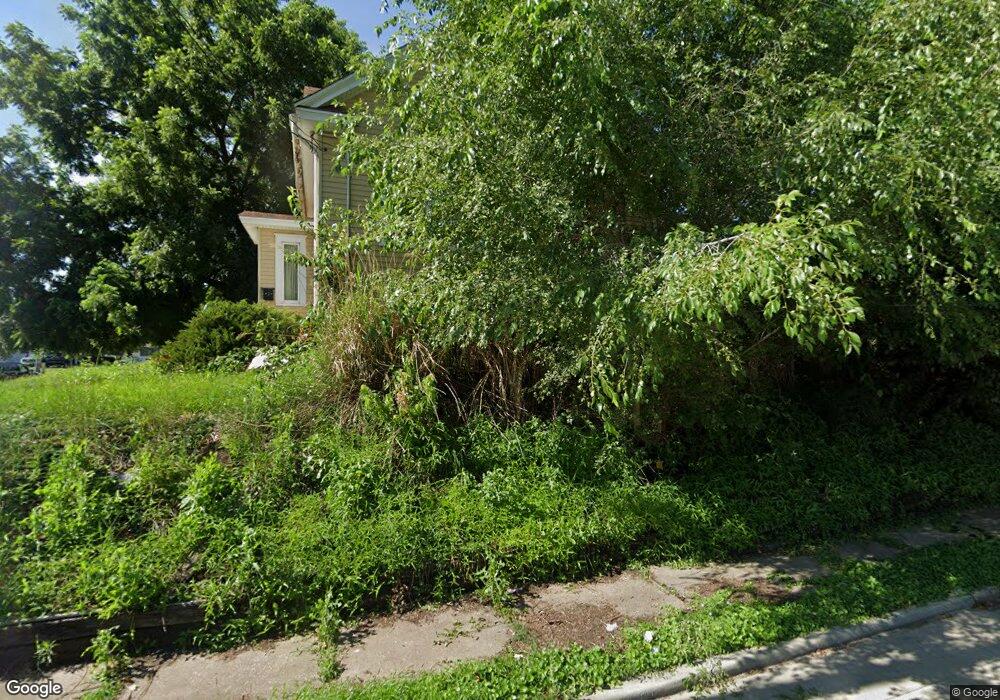 1332 N Division St, Davenport, IA 52804 - photo 1